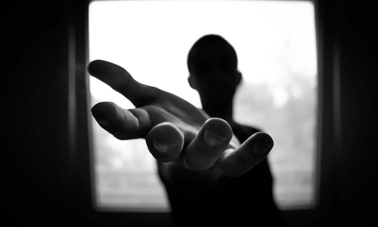 ¿Puedo recibir ayuda si he perdido a alguien por suicidio?
